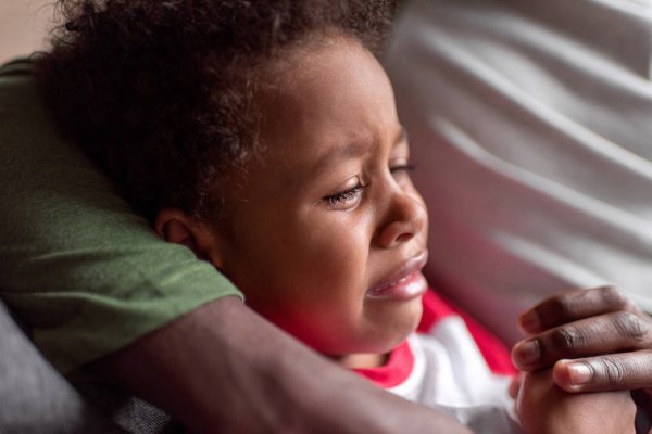 depositphotos_162352744-stock-photo-little-african-boy-crying